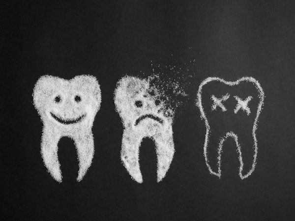 いつから歯磨き粉や歯ブラシを使えば良いの お子さまの口腔ケアの方法をご紹介 Smileteeth スマイルティース