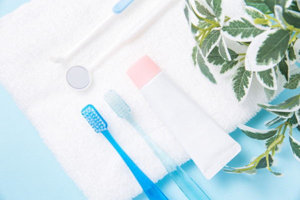 虫歯や歯周病予防 ホワイトニングに効果的 重曹の歯磨き粉の効果を解説 Smileteeth スマイルティース