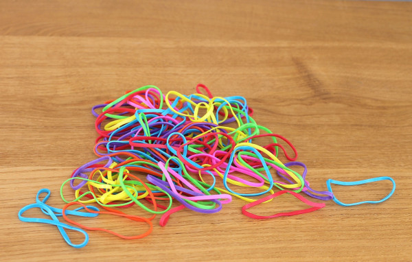 矯正器具をかわいくするブラケット矯正のカラーゴムについて解説 Smileteeth スマイルティース