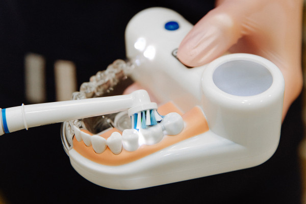 電動歯ブラシ「ブラウンオーラルB」の磨き方のコツと目的に合った機種の選び方を解説 - SmileTeeth（スマイルティース）